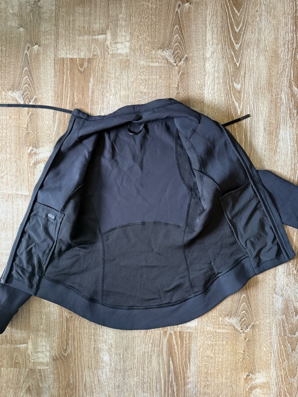 Lululemon Hot Mesh Jacket Black size 6 - Picture 3 of 5